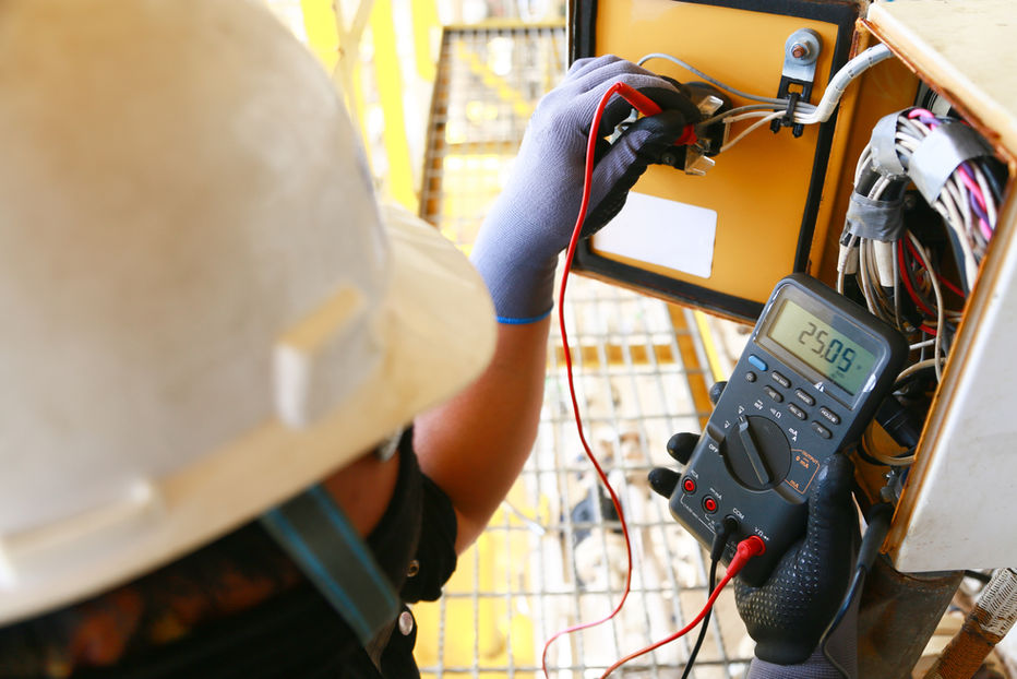 Basse tension et haute tension (BT,HTA HTB) : définition, différence et voltage